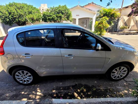 FIAT PALIO 1.6 MPI ESSENCE 16V FLEX 4P MANUAL